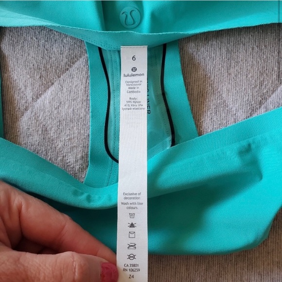 Lululemon bikini bottoms Sz 6. Never worn. - Picture 4 of 4